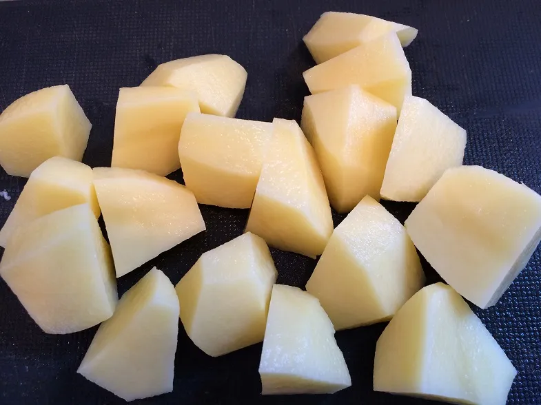 cut potatoes